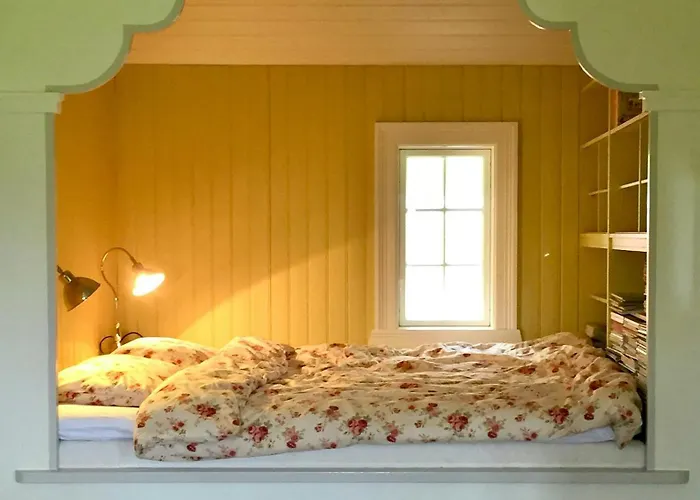 Charming From 1919 Near Vakantiehuis Kristiansund